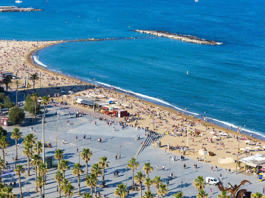 Tidak Ada Tempat buat Puntung Rokok dan Asapnya di Pantai-pantai Barcelona