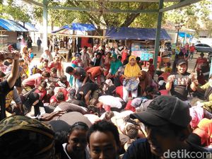Foto: Tradisi Unik Itu Bernama Tawurji Foto: Tradisi Unik Itu Bernama Tawurji