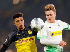 Dortmund Kalahkan Gladbach untuk Maju ke Babak 16 Besar DFB-Pokal Dortmund Kalahkan Gladbach untuk Maju ke Babak 16 Besar DFB-Pokal