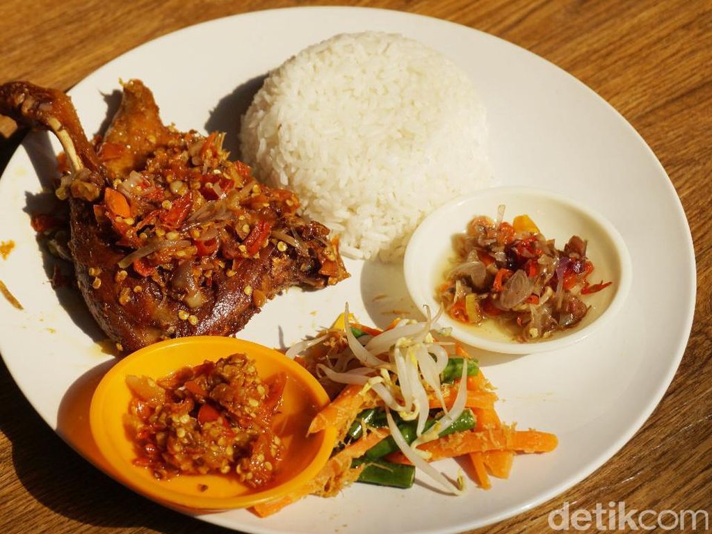 Di Sini Ada Bebek Bali, Bebek Goreng Renyah hingga Bebek Pecatu Di Sini Ada Bebek Bali, Bebek Goreng Renyah hingga Bebek Pecatu