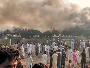 Kompor Gas Meledak, Kebakaran Melanda Gerbong Kereta Api Ini