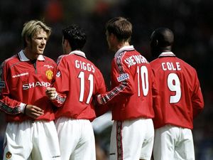 Liverpool Ancam Mundur, MU Juga Pernah 20 Tahun Lalu