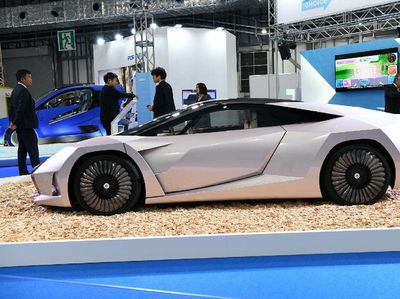 Sportcar yang Dibuat Dari Limbah yang Didaur Ulang