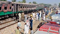 Korban Tewas Kebakaran Kereta di Pakistan Bertambah Jadi 65 Orang