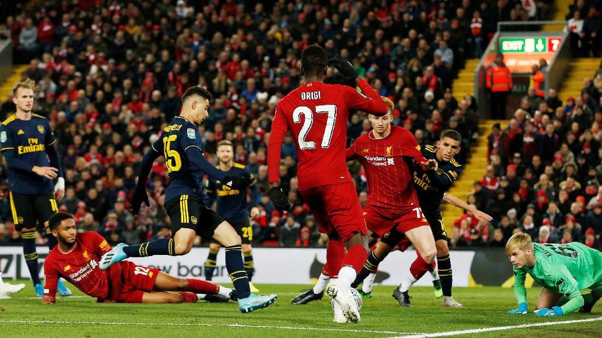Meski kalah dari Liverpool, penampilan Arsenal membuat manajer Unai Emery senang. Foto: Andrew Yates / Reuters
