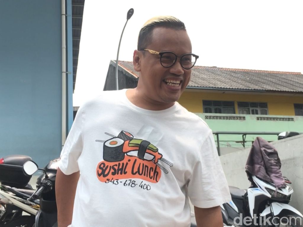 Awali Tren Ungkap Saldo ATM Artis, Uya Kuya Justru Tak Mau Dibongkar Awali Tren Ungkap Saldo ATM Artis, Uya Kuya Justru Tak Mau Dibongkar
