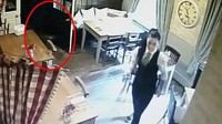 Seram! Pelayan Restoran Ini Bersihkan Meja Ditemani Hantu