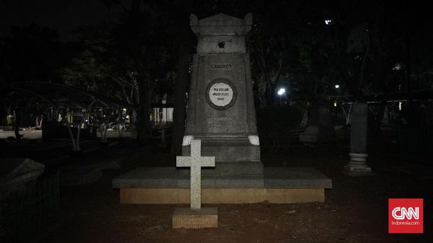 Pengalaman Wisata Horor, Kaki Panas sampai Pundak Digelayuti
