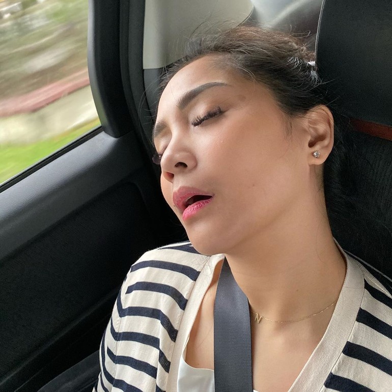 Deretan Foto Ini Bukti Nagita Slavina Lagi Tidur Aja Tetap Cantik.