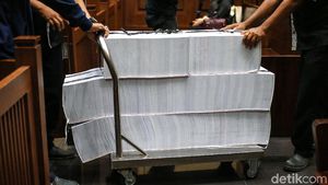 Tumpukan Berkas Perkara Wawan di Kasus Alkes dan TPPU