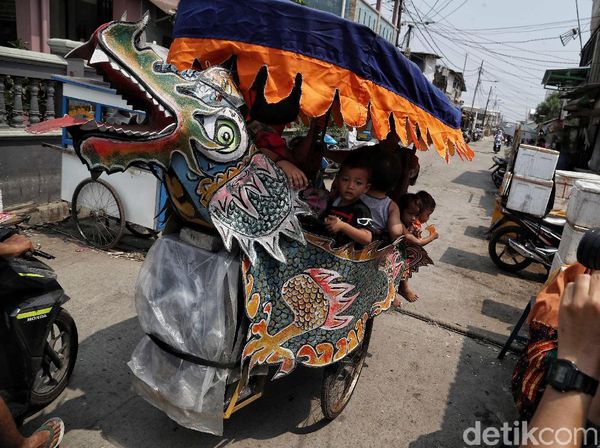 Potret Odong-odong, Hiburan Murah yang Terancam Dilarang Operasi