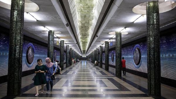 Foto: Kereta Bawah Tanah yang Mirip Galeri Seni