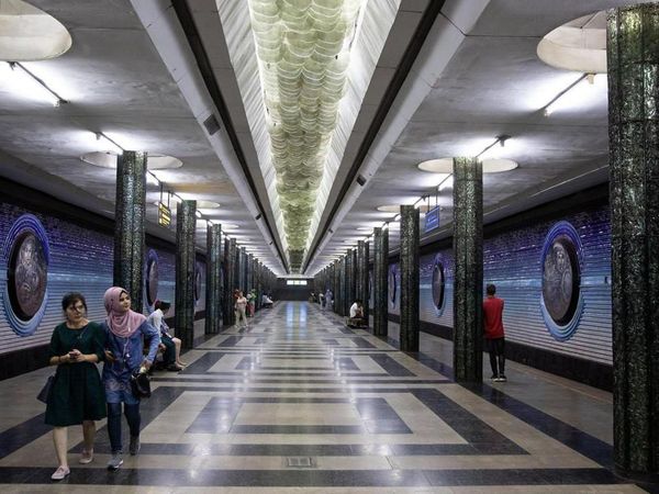 Foto: Kereta Bawah Tanah yang Mirip Galeri Seni