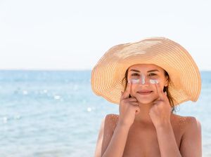 8 Manfaat Sunscreen yang Wajib Diketahui dan Cara Penggunaannya 8 Manfaat Sunscreen yang Wajib Diketahui dan Cara Penggunaannya