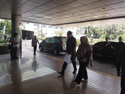 Pagi-pagi, CT Merapat ke Kantor Erick Thohir