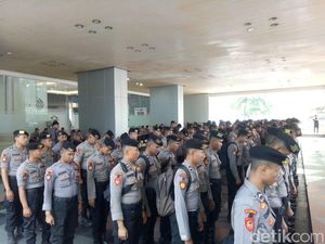 Jelang Demo Buruh, Ratusan Polisi Berjaga di Kemnaker Jelang Demo Buruh, Ratusan Polisi Berjaga di Kemnaker