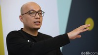 Singkatnya, pengalaman bisnis di dunia sepakbola membuatnya terpanggil untuk mendaftar sebagai bakal calon Ketua Umum PSSI pada 2016. Langkahnya tak mulus karena gagal lolos verifikasi, yang mengharuskan aktif di lingkungan PSSI selama lima tahun.