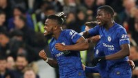 The Blues kemudian menciptakan gol balasan melalui Michy Batshuayi tepat saat pertandingan melewati sejam. Reuters/John Sibley.