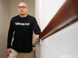 Sebelumnya, CEO Nine Sport itu pernah melakukan hal serupa dalam bursa pemilihan ketua umum PSSI 2019-2023. Ia menggandeng Doni Setiabudi menjadi wakilnya. Arif juga sempat ingin maju pada bursa pemilihan ketua umum PSSI 2016, tetapi terbentur syarat administrasi pengalaman lima tahun di sepak bola. (Agung Pambudhy/detikcom)