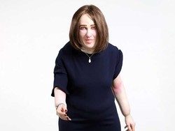 Seram, Boneka Ini Wujud Nyata Karyawan Kantoran yang Kebanyakan Duduk