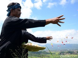 Khidmat Mengaji Rasa di Kampung Adat Cireundeu