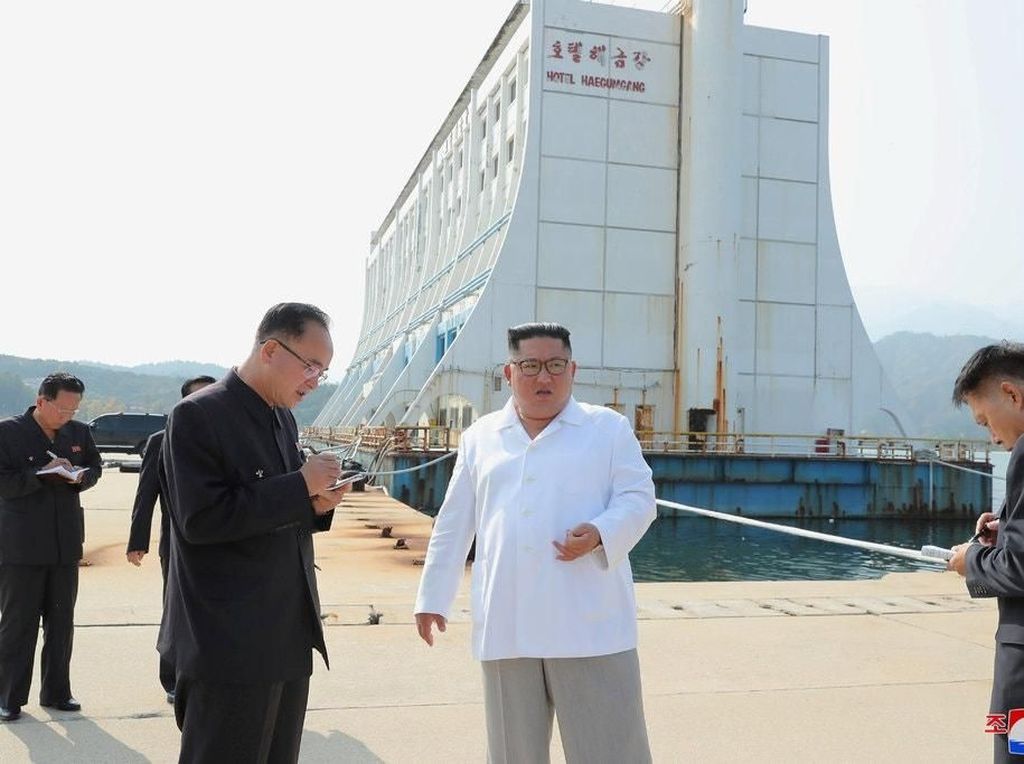 Kim Jong Un Mau Hancurkan Hotel Terapung Pertama Kim Jong Un Mau Hancurkan Hotel Terapung Pertama