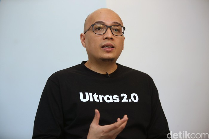 Caketum PSSI, Arif Putra Wicaksono, dulu adalah pecinta olahraga basket. Dia tertarik dengan sepakbola karena yakin bisa bikin pasar sepakbola Indonesia besar.
