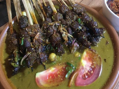 Nikmatnya makan makanan khas nusantara di Bikin Laper