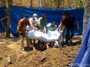 Makam Pria yang Dibunuh dan Dicor Anaknya di Tegal Dibongkar Polisi