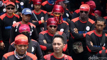 Buruh Demo Kemnaker Pagi Ini, Pengendara Diimbau Gunakan Jalur Alternatif