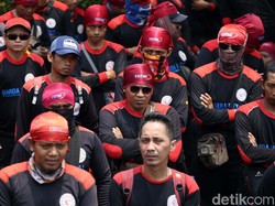 Menimbang-nimbang Kenaikan UMP 2022, Layak Nggak Sih?