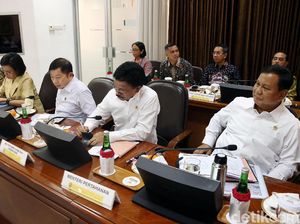 Penuh Tawa dengan Sri Mulyani, Prabowo: Ya Harus Akrab