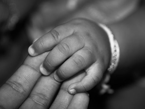 Orang Tua Ini Yakin Anaknya yang Meninggal Bisa Hidup Lagi Berkat Doa