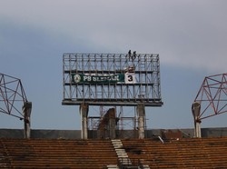Perawatan tersebut bertujuan untuk memulihkan kondisi rumput dan menunjang sarana dan fasilitas untuk terselenggaranya even olah raga di Stadion Gelora Bung Tomo.