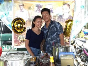 Pasangan Remaja Ini Bikin Pesta Anniversary Pacaran, Undang Keluarga & Teman Pasangan Remaja Ini Bikin Pesta Anniversary Pacaran, Undang Keluarga & Teman