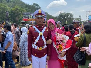 Putra Calon Kapolri Komjen Idham Azis Dilantik sebagai Taruna di Magelang Putra Calon Kapolri Komjen Idham Azis Dilantik sebagai Taruna di Magelang