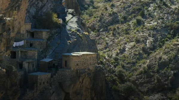 Foto: Desa Terpencil Mepet Tebing Curam