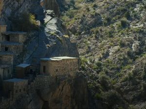 Foto: Desa Terpencil Mepet Tebing Curam