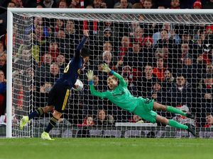 Debut Edan Kelleher di Anfield: Kebobolan 5 Gol, Lalu Tepis Penalti