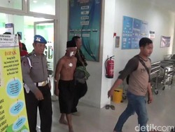 Pembacok Ustaz Ditangkap Warga Saat Sembunyi di Rumah Anaknya