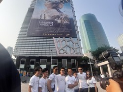 Poster Raksasa Habibie & Ainun 3 Dipajang 30 Hari di Gedung MD