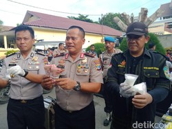 Polisi Gerebek Kampung Narkoba di Palu, Duit Rp 382 Juta Disita