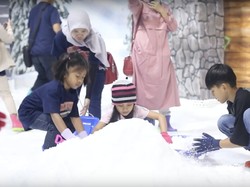 Diskon Rp 100 Ribu, Main Salju di Trans Studio Cibubur Makin Seru!
