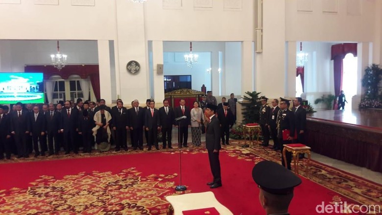 Foto: Jokowi lantik Idham Azis jadi Kapolri (Marlinda/detikcom)
