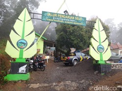 Tim Gabungan Evakuasi Mayat yang Ditemukan di Lereng Merbabu