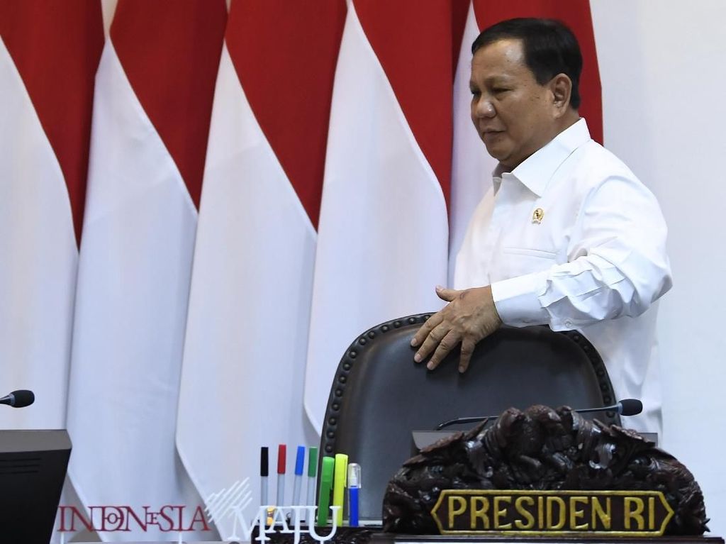 Naik Alphard Putih 1-00, Prabowo Temui Jokowi di Istana Naik Alphard Putih 1-00, Prabowo Temui Jokowi di Istana