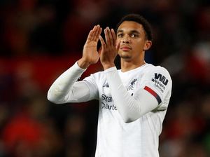 Alexander-Arnold Bakal Lampaui Kesuksesan Gary Neville