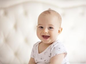 Menghadapi Bayi Cegukan: Cara Mengatasi, Penyebab, Bolehkah Disusui? Menghadapi Bayi Cegukan: Cara Mengatasi, Penyebab, Bolehkah Disusui?