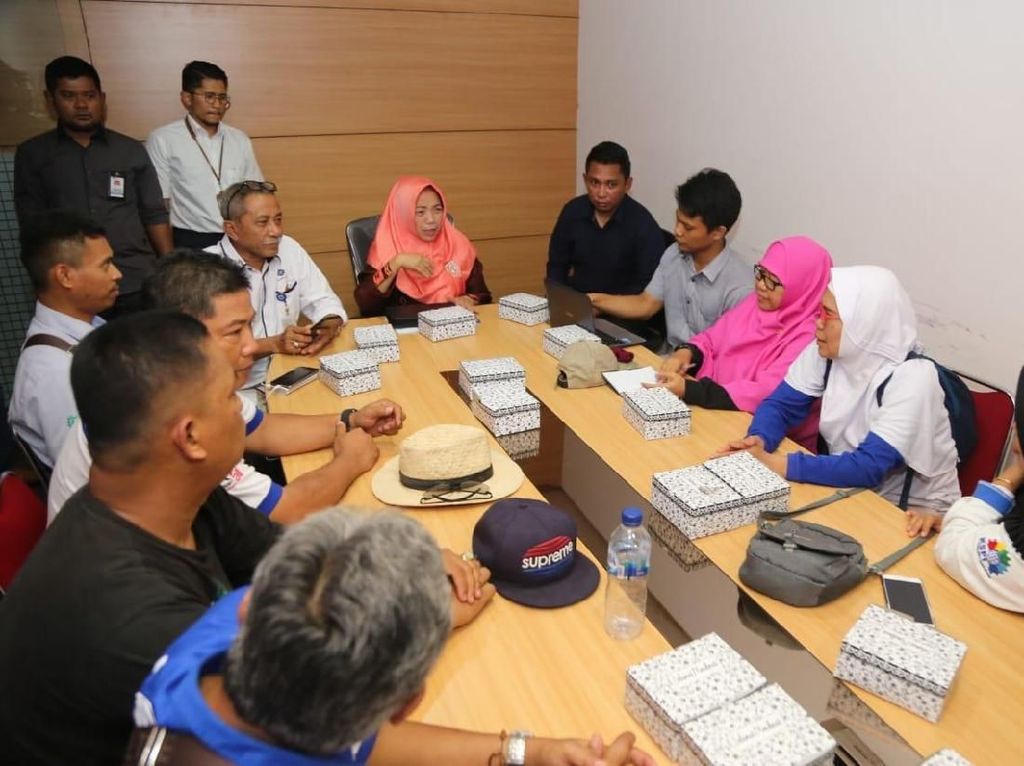 Buruh Tuntut UMP Naik 15%, Kemnaker: 8,51% Sudah Terbaik Buruh Tuntut UMP Naik 15%, Kemnaker: 8,51% Sudah Terbaik