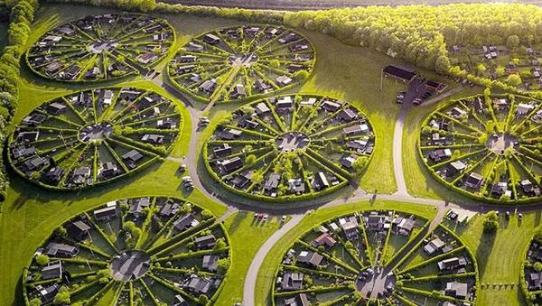Unik! Potret Perumahan yang Mirip Kembang Goyang